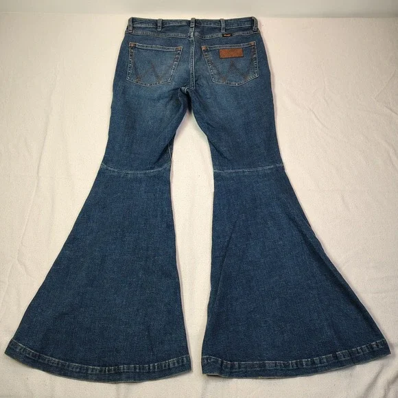 Wrangler High Rise Flare Jeans Womens 30x32 Blue 75th Anniversary Hemp Blend - Picture 9 of 15